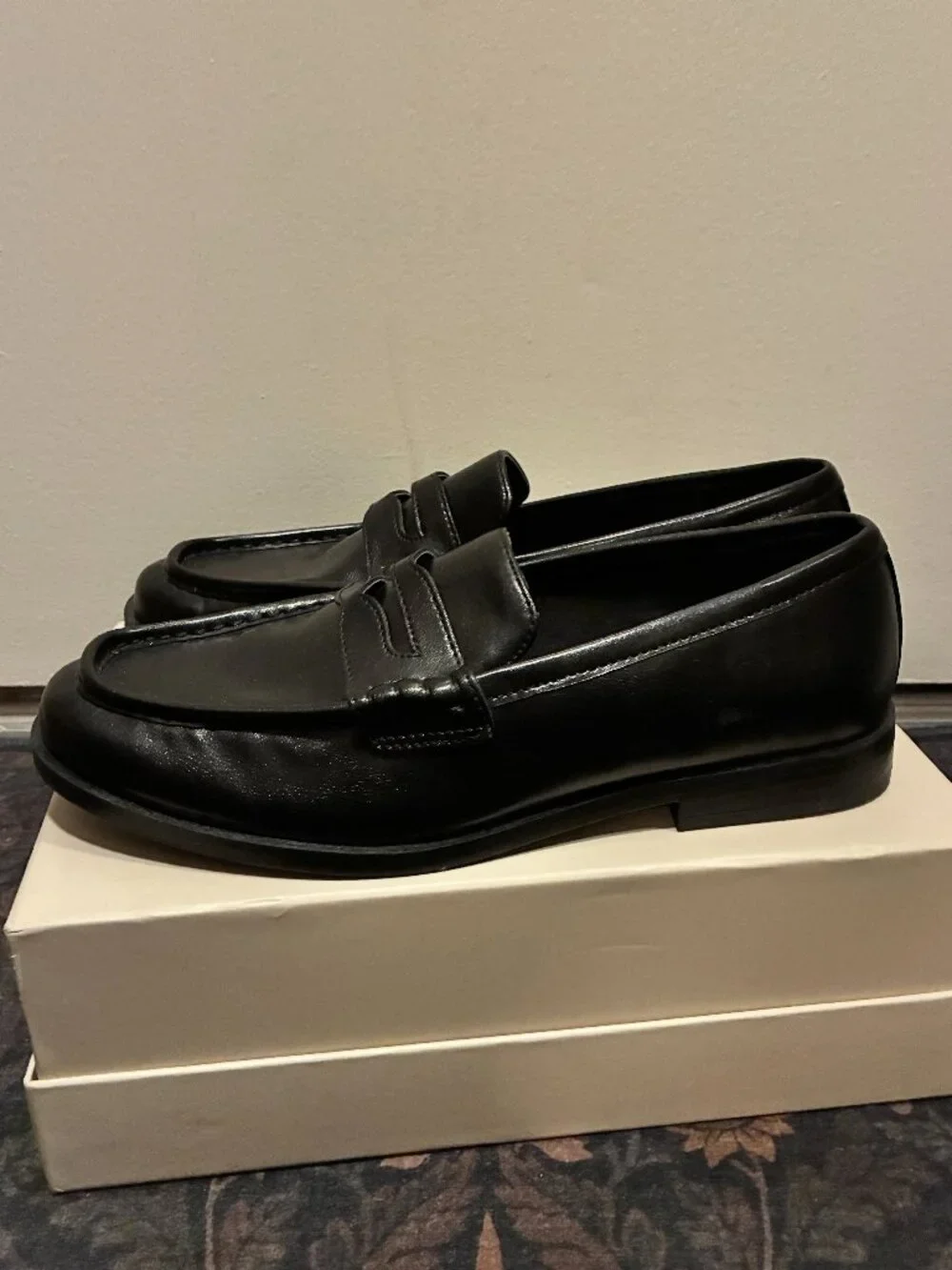 Black faux leather penny loafers - Womens Size US 9